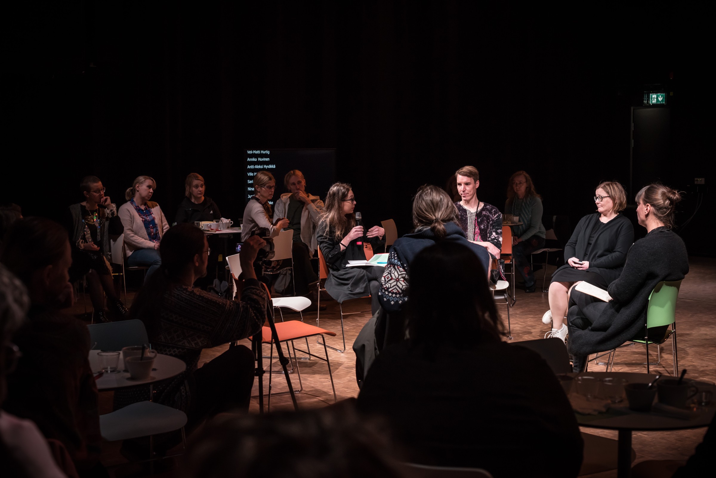 Maunula Remix speakers in circle