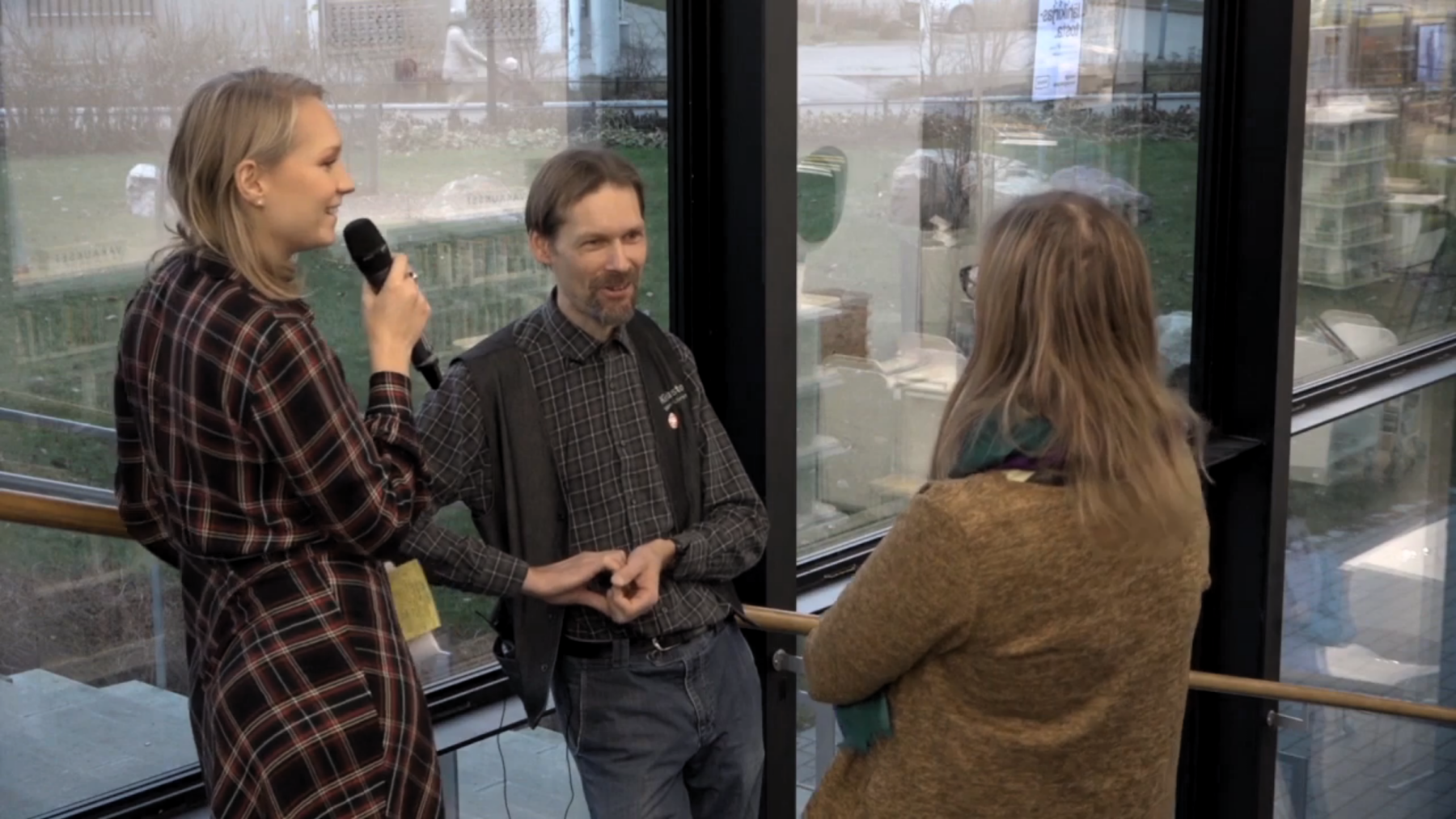 Maunula Staircase discussion 1