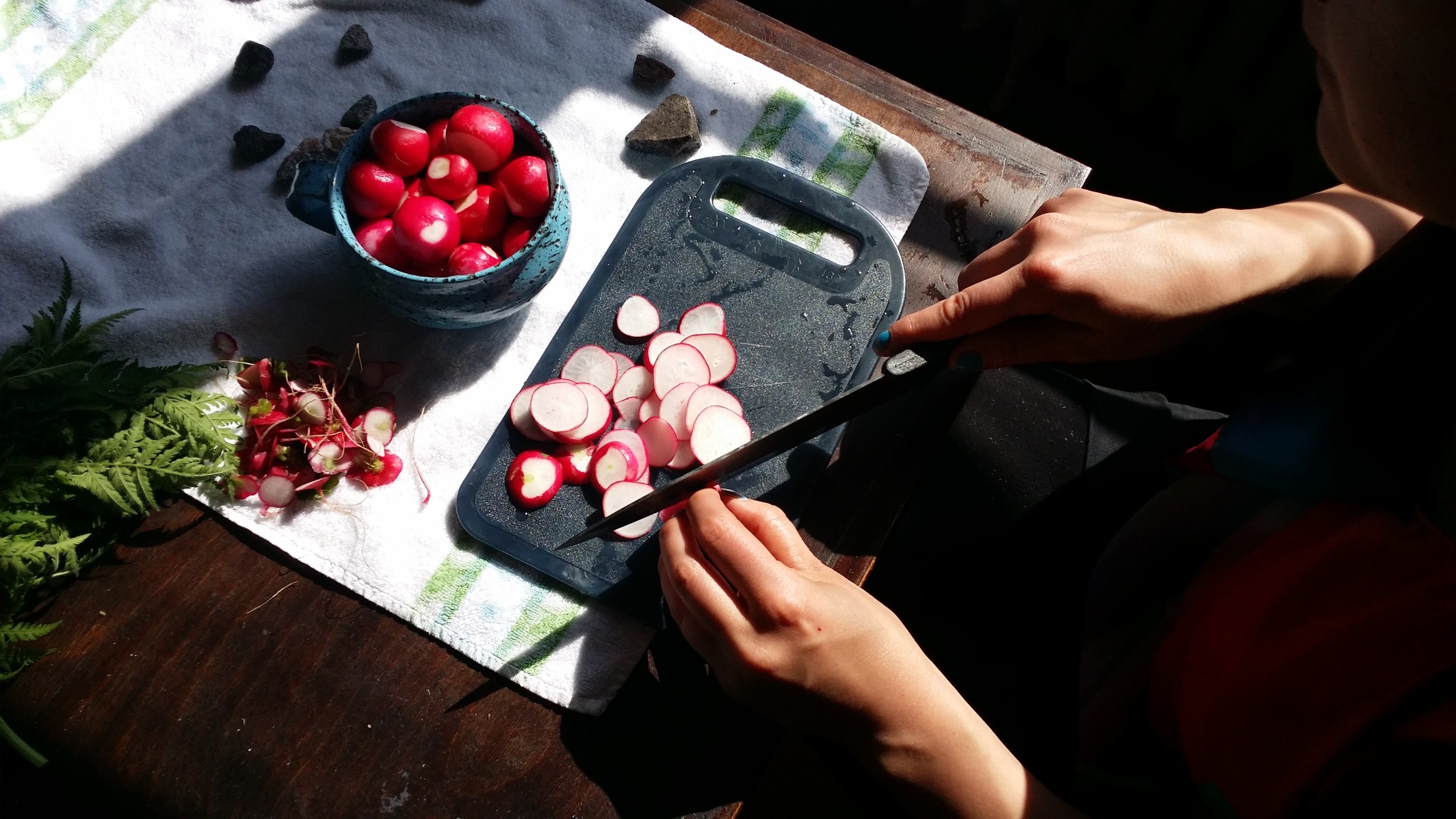 YKON Dinner games food prepping